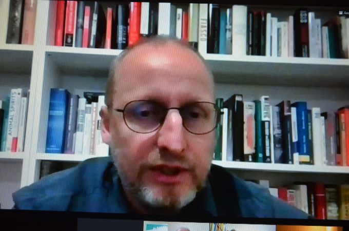 Buchautor und Südosteuropa-Experte Wieland Schneider beim Online-Vortrag. Foto:Penz