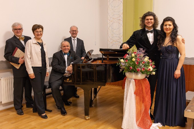 v.l.n.r. Josef Penzendorfer, Lucia Deinhofer, Manfred Schiebel, Johannes Deinhofer, Ejnar Colak, Florina Ilie<br />
Bild: penz